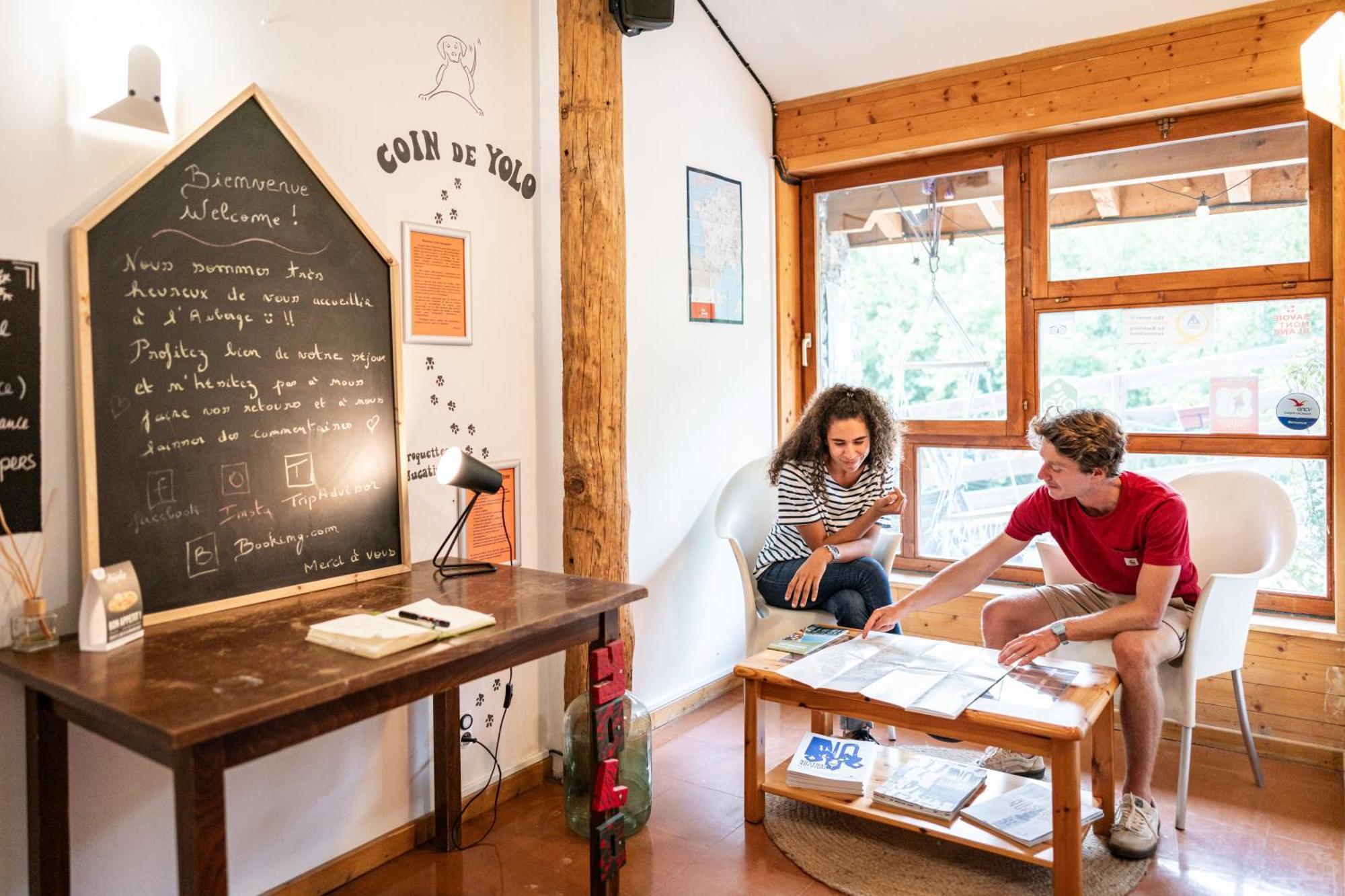 Auberge De Jeunesse Hi La Clusaz Eksteriør bilde